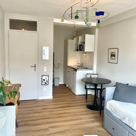 Chez Georges Et Louis Apartman