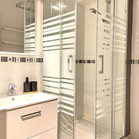 Chez Georges Et Louis Apartman *